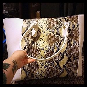 Large tote